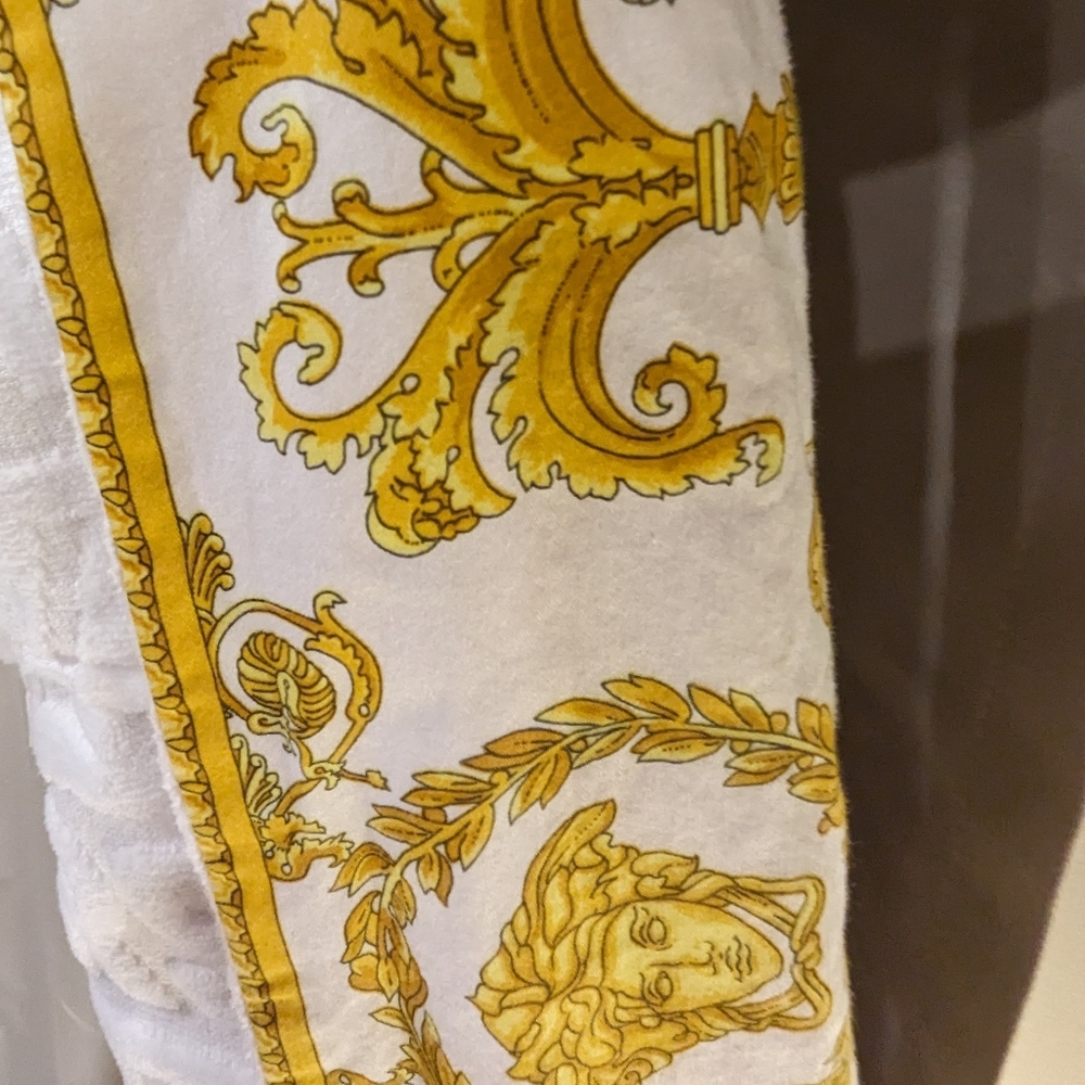 Versace White Embossed Logo Robe - Picture 12 of 12
